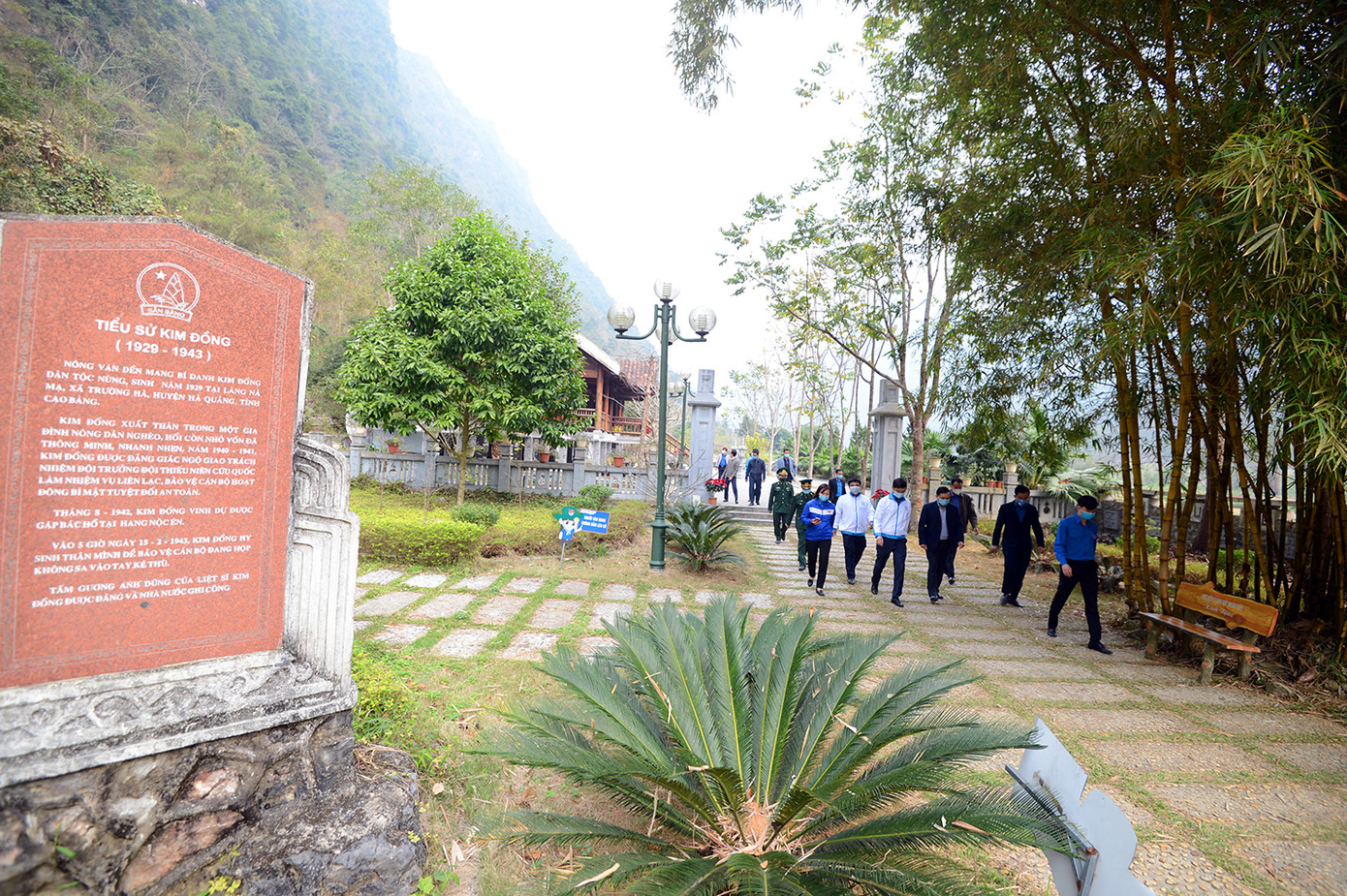 Giáo dục truyền thống cho đội viên, thiếu niên trên “Địa chỉ đỏ” nhà sàn anh Kim Đồng ảnh 5