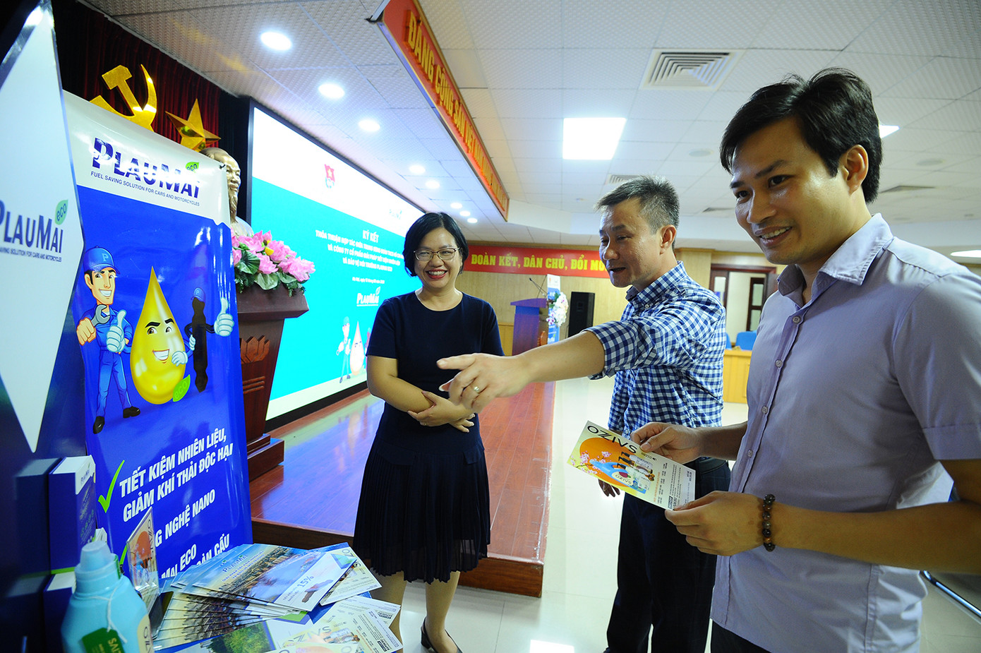 T.Ư Đoàn ký kết triển khai chương trình “Vì một Việt Nam xanh” ảnh 4