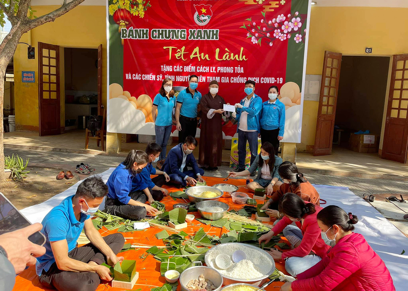 Hàng nghìn bánh chưng xanh gửi người dân và các lực lượng phòng chống dịch COVID-19 ảnh 6