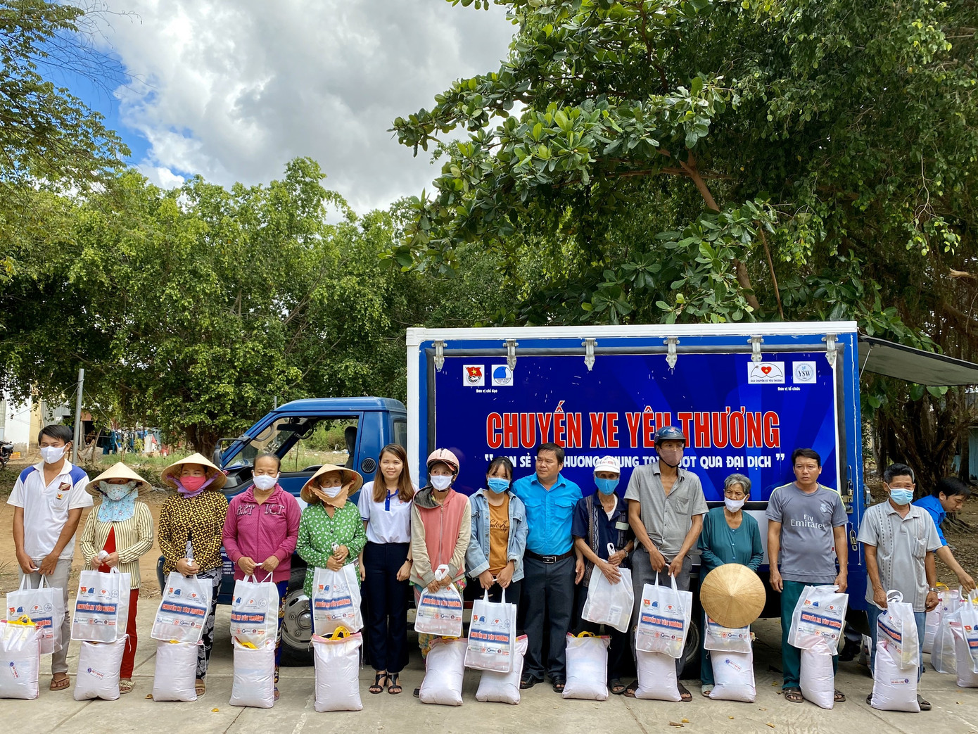 Máy lọc, bồn chứa nước đến với người dân vùng hạn, mặn tỉnh Cà Mau ảnh 2