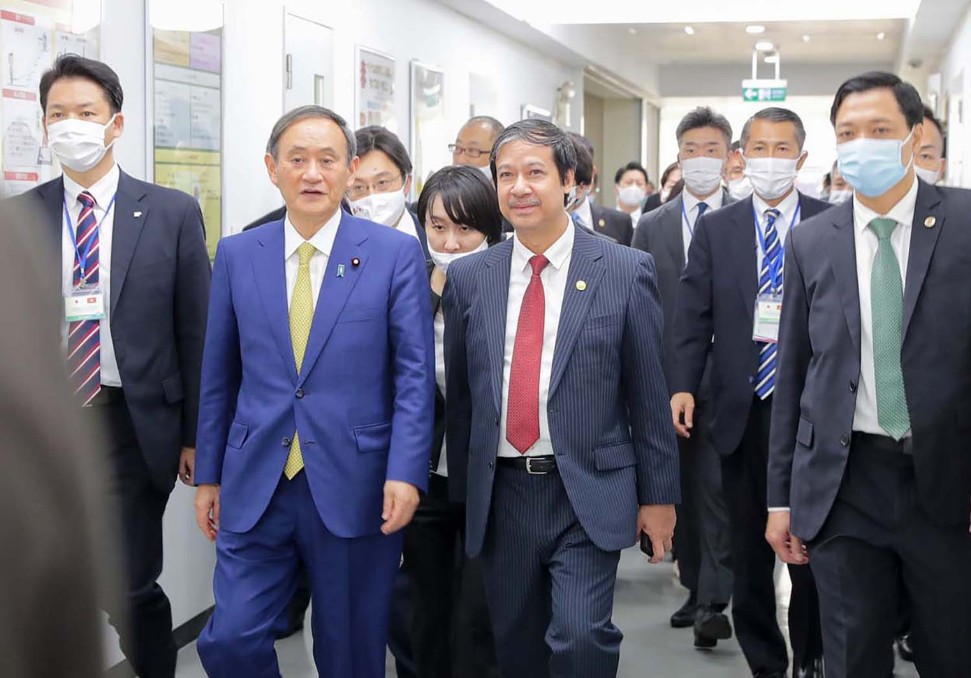 Thủ tướng Nhật Bản thăm và giao lưu với sinh viên trường ĐH Việt Nhật ảnh 1