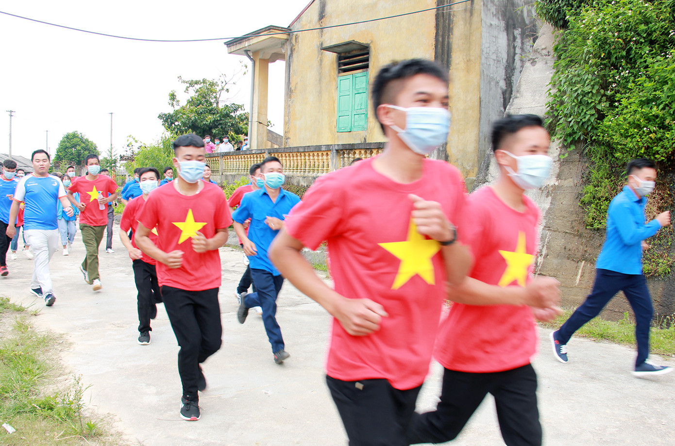 Khởi động chặng 2 chương trình “Những bước chân vì cộng đồng” ảnh 1