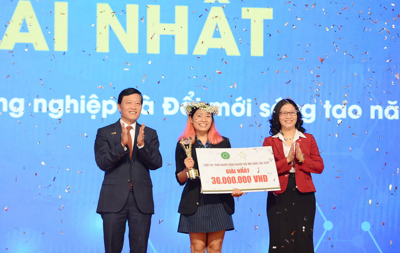 Dự án lá chuối Việt vô địch cuộc thi “Khởi nghiệp Nông nghiệp Đổi mới sáng tạo 2020“ ảnh 1