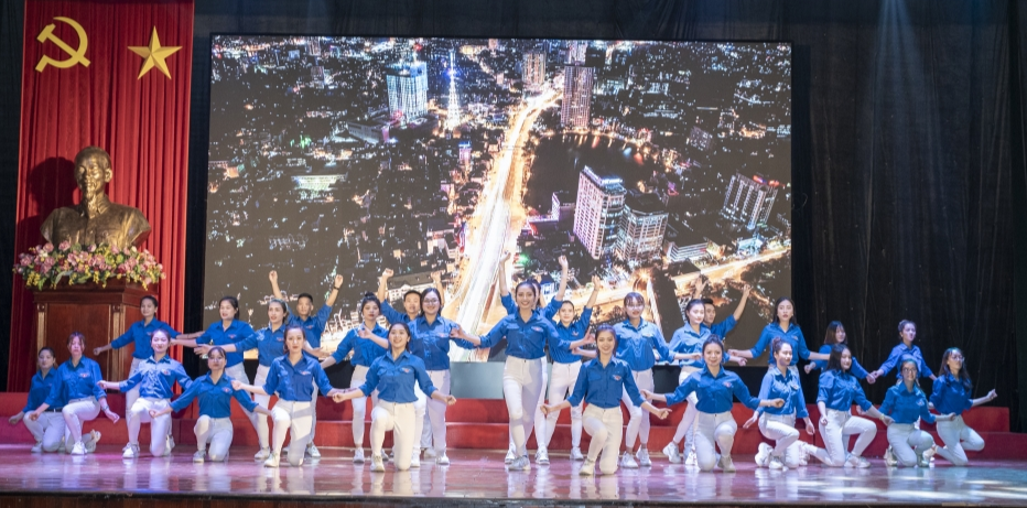 Câu chuyện âm nhạc đầy sắc màu của tân sinh viên trường Đoàn ảnh 1