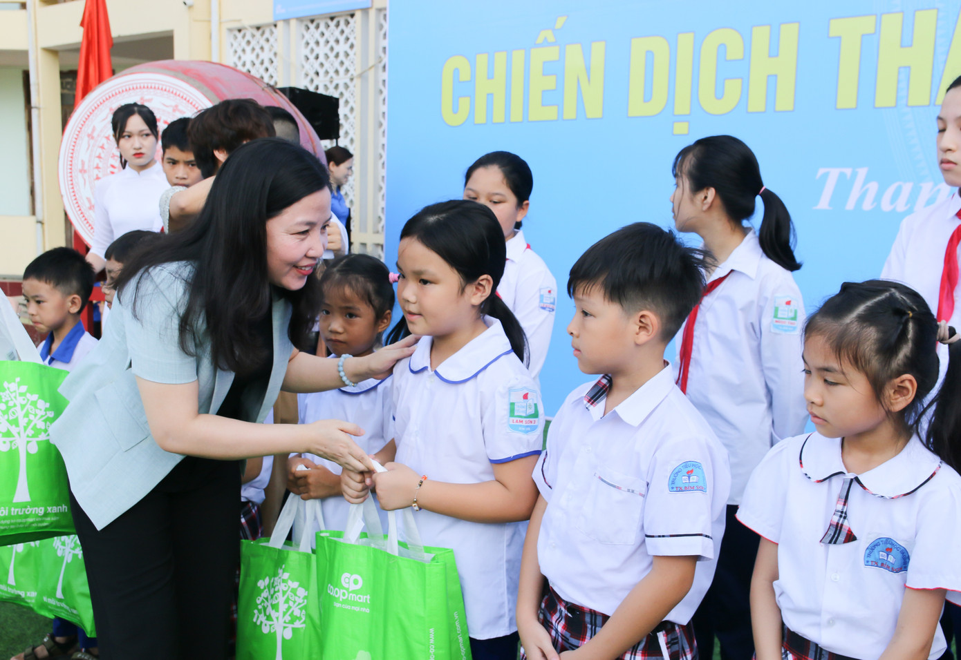 Hơn 1000 thanh niên ra quân chiến dịch tình nguyện hè 2020 ảnh 5