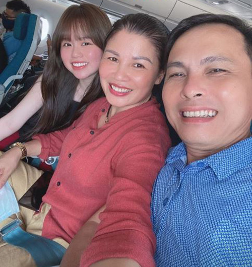 Quang Hải xóa sạch ảnh bạn gái trên trang cá nhân, Huỳnh Anh than ‘Bạc’ ảnh 3