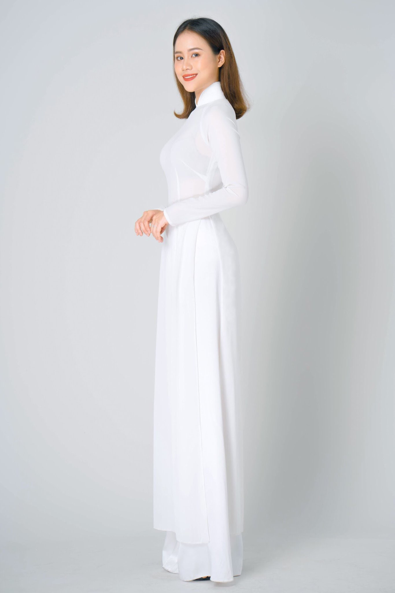 Nữ sinh ước mơ trở thành tiếp viên hàng không và lọt Top 3 Hoa hậu Việt Nam 2020 ảnh 3