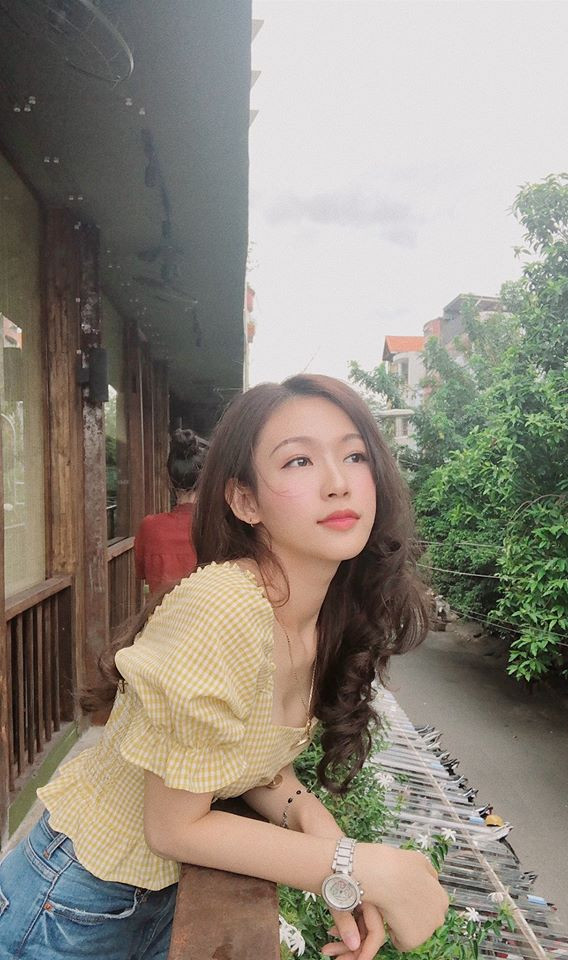 Cô gái đẹp 'sương sương' như Hoa hậu Thu Thảo tại Hoa hậu Việt Nam 2020 ảnh 7