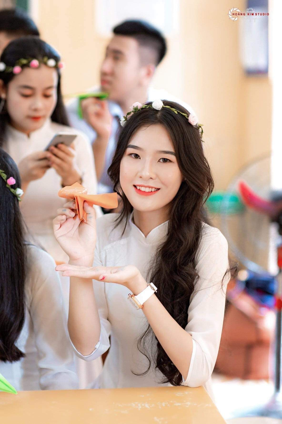 Nhan sắc trong trẻo của cô gái Hải Dương 18 tuổi thi Hoa hậu Việt Nam 2020 ảnh 1