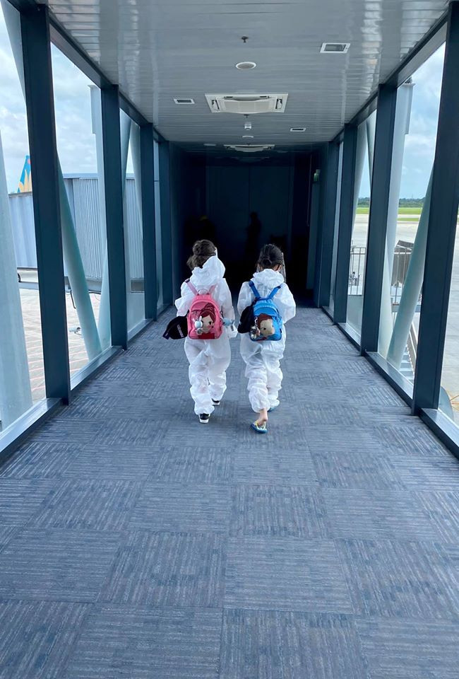 Diva Hồng Nhung và hai con chính thức rời khu cách ly tập trung ảnh 1