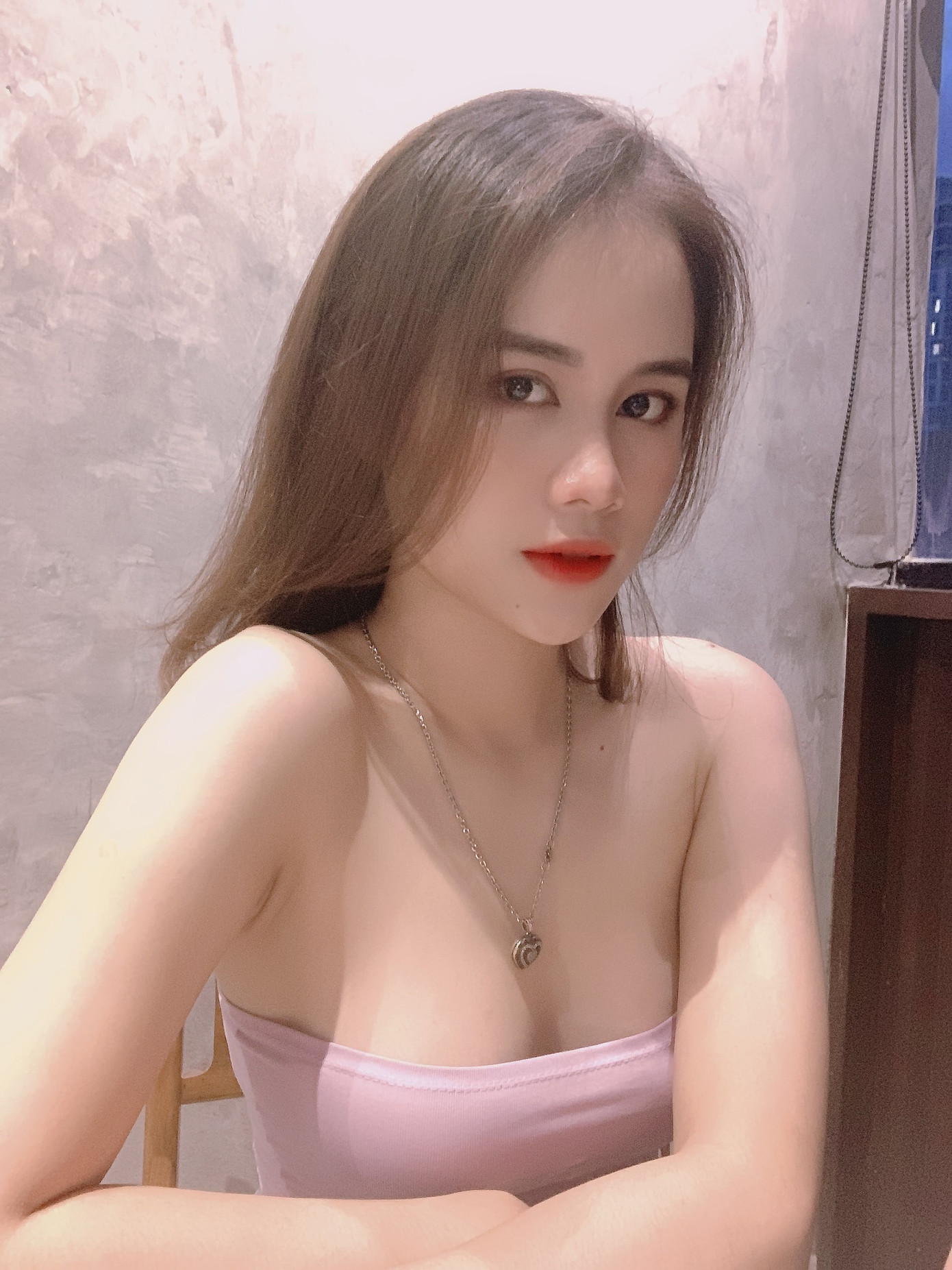 Nữ sinh ước mơ trở thành tiếp viên hàng không và lọt Top 3 Hoa hậu Việt Nam 2020 ảnh 2