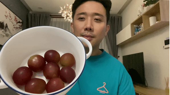 Showbiz 20/8: Trác Vỹ chỉ trích Cổ Thiên Lạc đạo đức giả ảnh 1