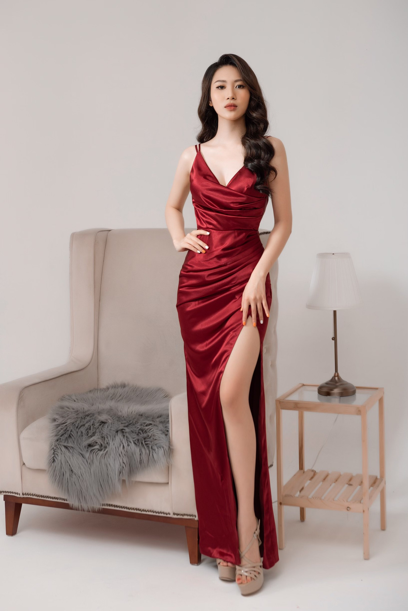 Hot girl có vòng eo 59cm quyết tâm chinh phục vương miện Hoa hậu Việt Nam 2020 ảnh 1