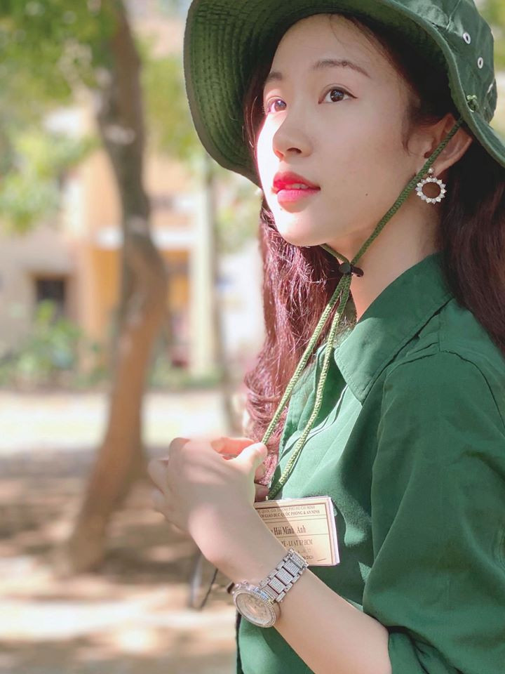 Cô gái đẹp 'sương sương' như Hoa hậu Thu Thảo tại Hoa hậu Việt Nam 2020 ảnh 4