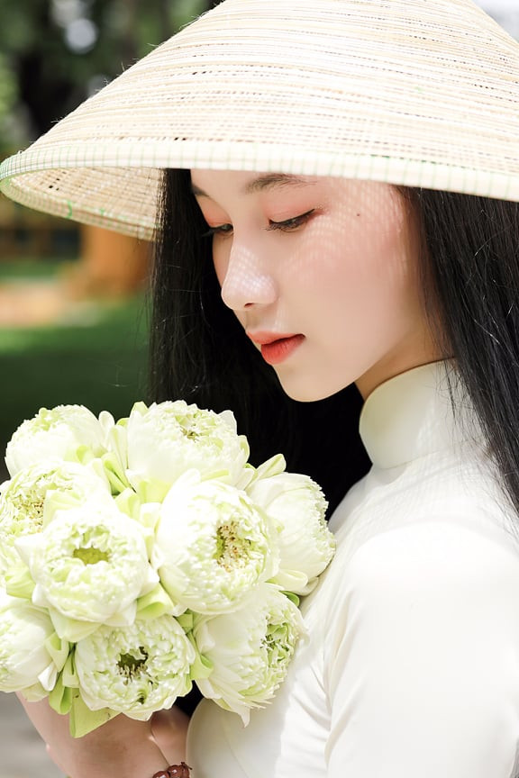 Nhan sắc ‘nàng thơ xứ Huế’ dự thi Hoa hậu Việt Nam 2020 khiến nhiều người mê mẩn ảnh 2