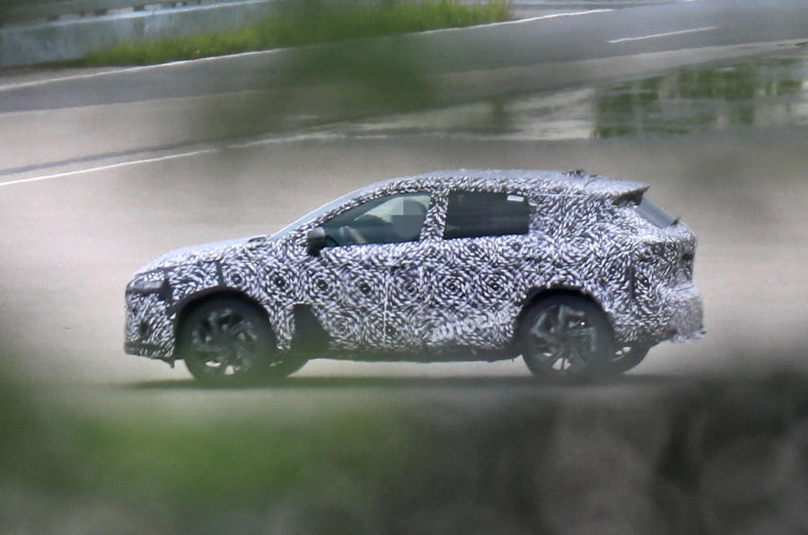 SUV cỡ nhỏ của Nissan lộ ảnh chạy thử ảnh 2