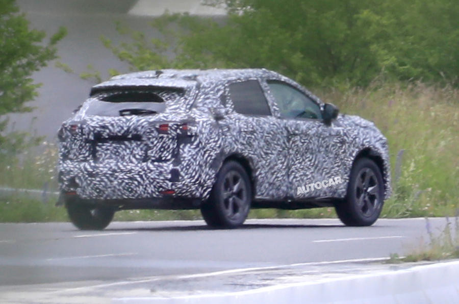 SUV cỡ nhỏ của Nissan lộ ảnh chạy thử ảnh 3
