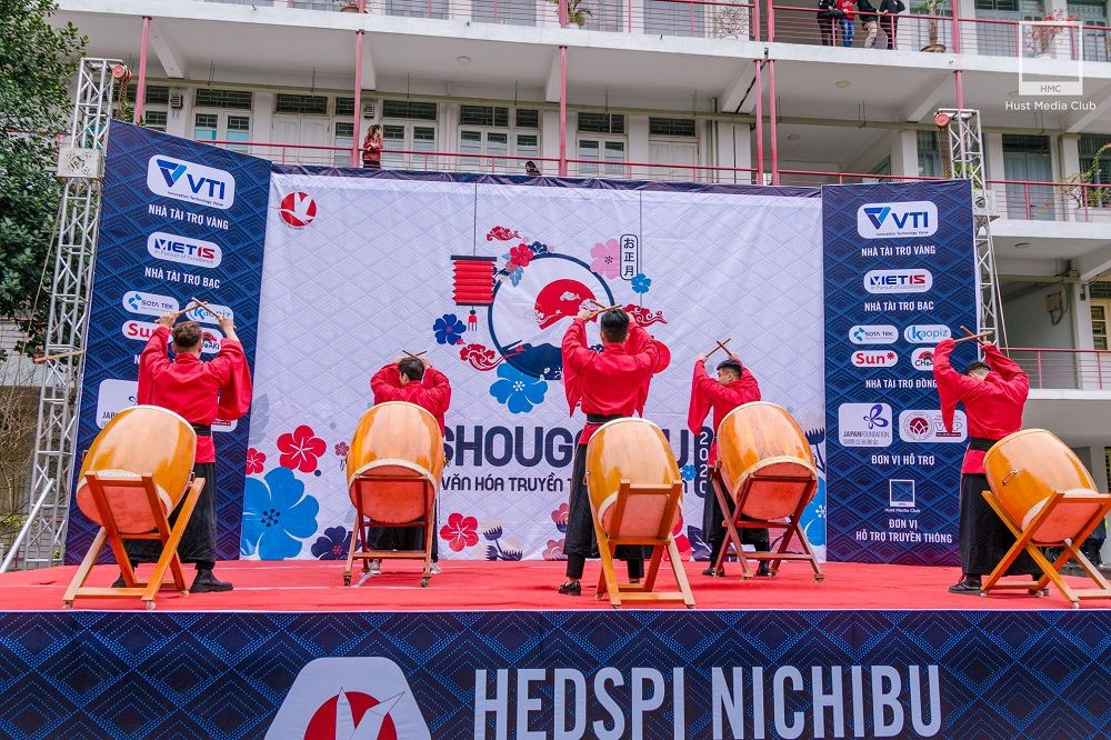 Biểu diễn múa trống Taiko Đi đâu cuối tuần: Check-in tại lễ hội văn hóa ẩm thực Nhật Bản “Oshougatsu 2021“ ảnh 3
