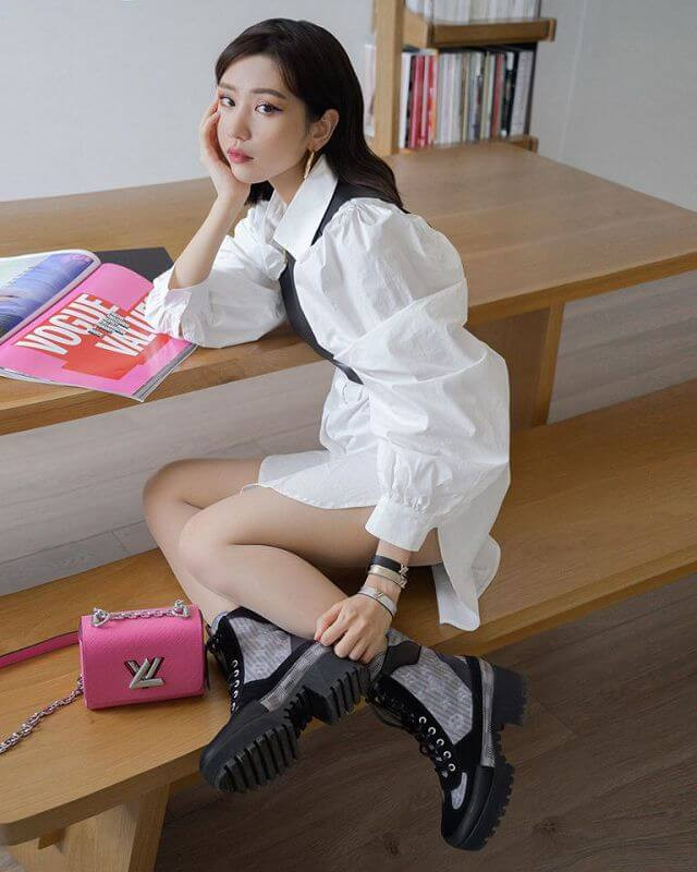 Mini bag - Túi xách tí hon “nhỏ mà có võ”, được các mỹ nhân V-Biz vô cùng “cưng chiều” ảnh 1