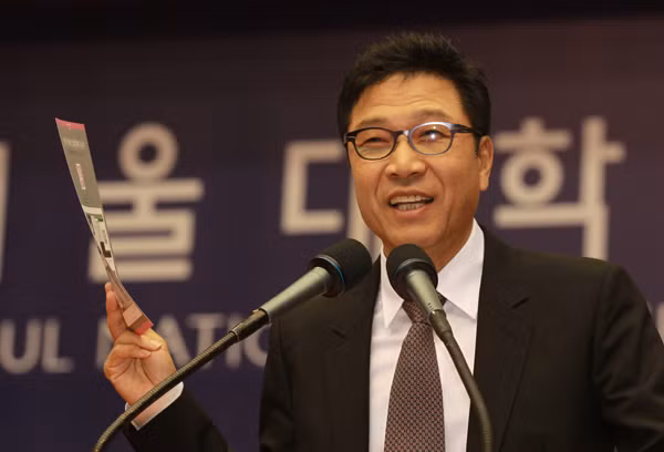 “Ông trùm” SM Lee Soo Man: “Trong tương lai, con người sẽ có quốc tịch của 'quốc gia ảo'” ảnh 10