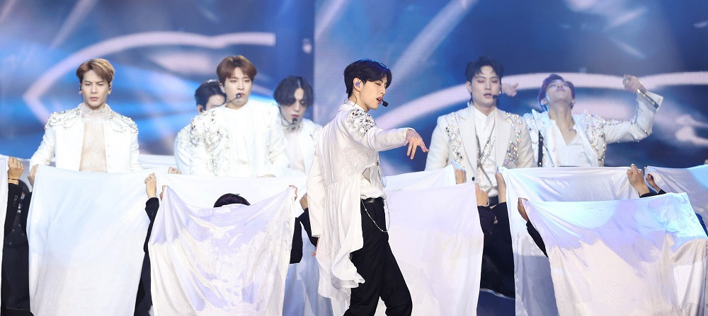 Bên nhau lần cuối tại “GDAs 2021”, GOT7 vẫn cực “mặn”, hong khô nước mắt của Ahgase ảnh 3