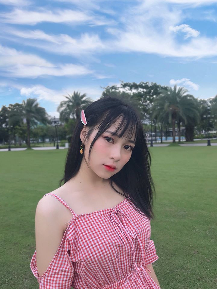 Như vậy, theo thông báo của công ty, Lệ Trang không phải là chủ nhân của confession ẩn danh, và cô nàng sẽ bị đình chỉ hoạt động trong 1 tuần vì những vi phạm của mình. Công ty quản lý SGO48 chính thức phản hồi về việc Lệ Trang bị đình chỉ hoạt động ảnh 3