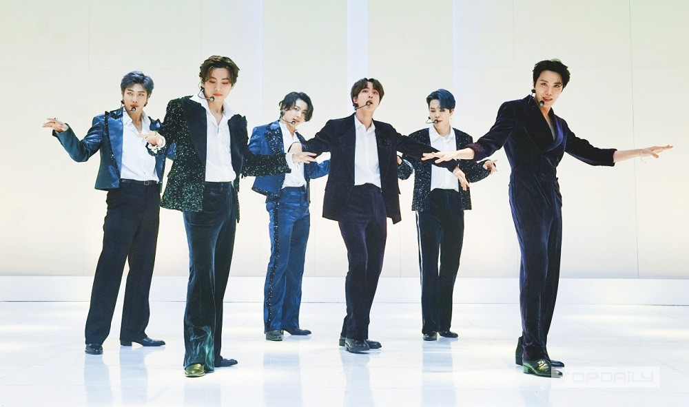 Với vũ đạo “đỉnh của chóp” tại MMA 2020, j-hope (BTS) lại khiến ARMY bị “lật bias“ ảnh 1