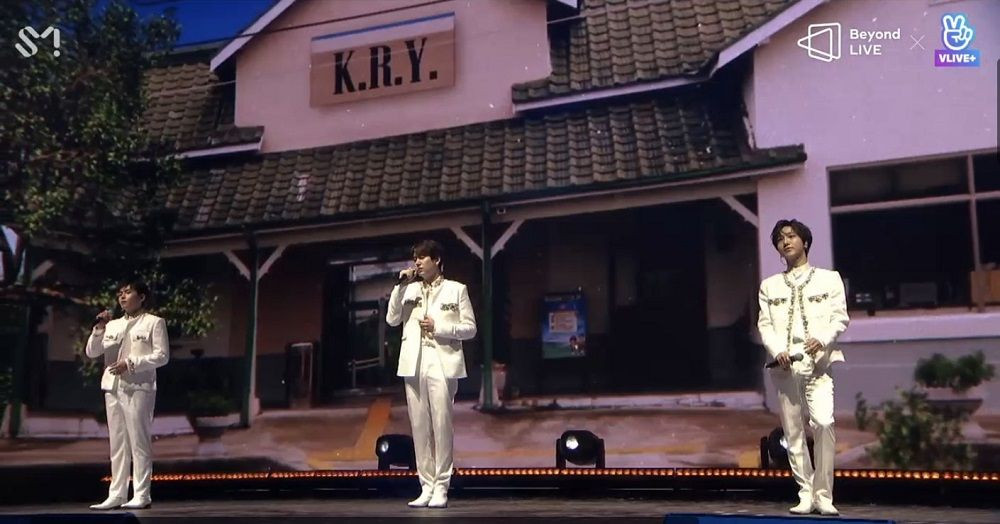 SUPER JUNIOR - K.R.Y. cám ơn fan bằng tiếng Việt tại concert online “Beyond LIVE” ảnh 2