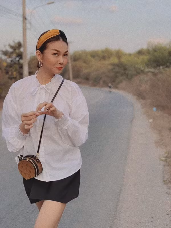 Mini bag - Túi xách tí hon “nhỏ mà có võ”, được các mỹ nhân V-Biz vô cùng “cưng chiều” ảnh 2
