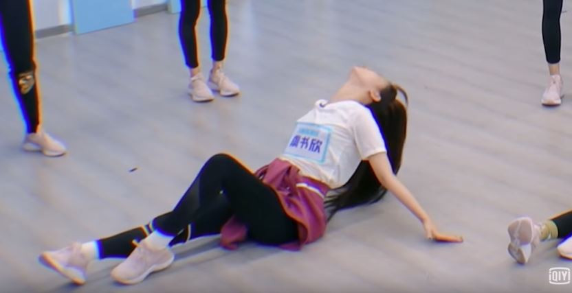 C-Biz tuần qua: Ngô Diệc Phàm - Lộc Hàm bất ngờ song ca, Vương Nhất Bác “tẩu tán” tạp chí ảnh 7