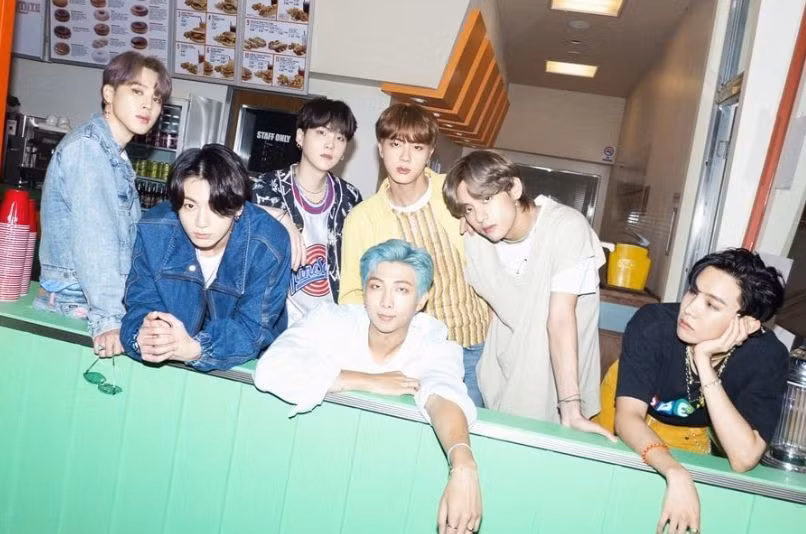 Sau 24h đầu tiên, BTS bùng nổ với loạt thành tích và kỷ lục siêu ngầu cùng “Dynamite” ảnh 4