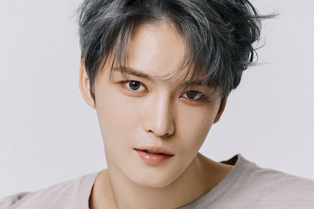 Jaejoong (JYJ) gây phẫn nộ khi đem chuyện nhiễm COVID-19 ra giỡn trong ngày Cá tháng tư ảnh 2