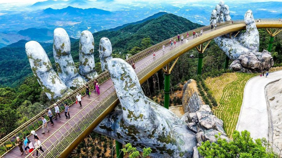 Cầu Vàng ở Bà Nà Hill 28 điểm nóng 3 miền được gọi tên trong thông báo khẩn của Bộ Y tế, toàn địa điểm nổi tiếng ảnh 1