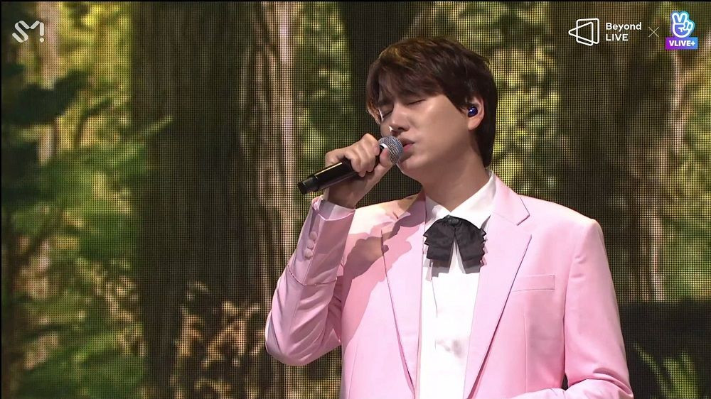 SUPER JUNIOR - K.R.Y. cám ơn fan bằng tiếng Việt tại concert online “Beyond LIVE” ảnh 5