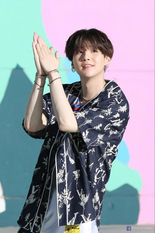 Ảnh: BTS official facebook Trước khi phẫu thuật vai, SUGA (BTS) đã kịp thực hiện một lời hứa với ARMY ảnh 2