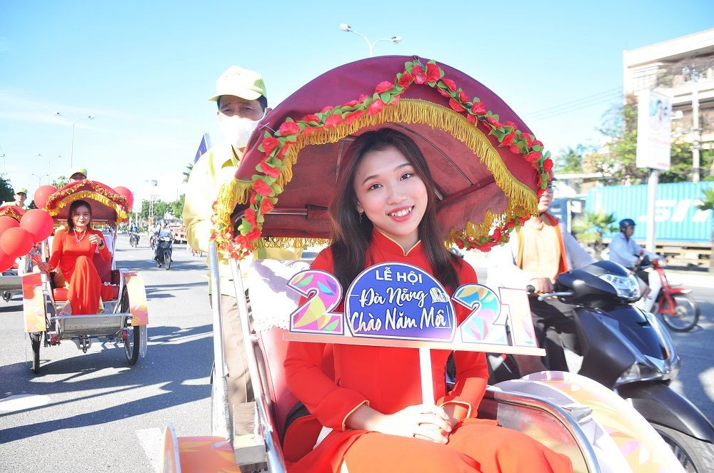 Diễu hành xích lô du lịch quảng bá Lễ hội “Đà Nẵng - Chào năm mới 2021“ ảnh 3