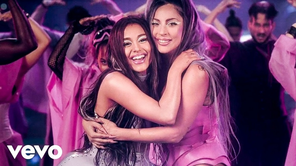 Bị nghi ngờ “tặng” 100.000 lượt dislike cho MV “Rain On Me”, ARMY hồi đáp cực ngầu ảnh 2