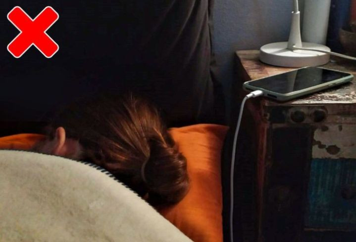 10 sai lầm cực nguy hiểm khi sạc pin điện thoại bạn cần phải dừng ngay và luôn! ảnh 4