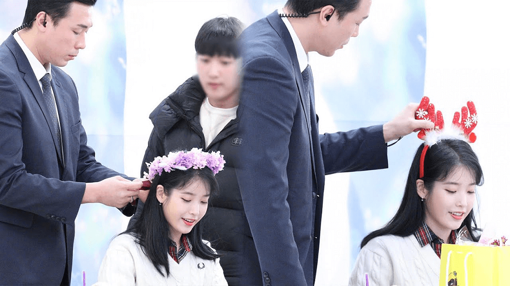 Điểm danh loạt vệ sĩ nổi tiếng chẳng kém gì idol, “xịn” nhất là trai đẹp bảo vệ TaeYeon ảnh 1