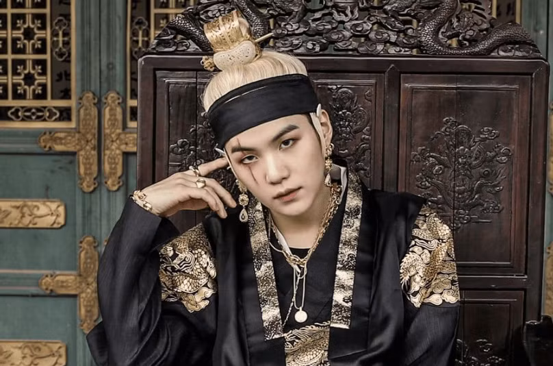 Agust D - Suga (BTS) “đi đường quyền” cực mạnh, làm nên lịch sử trên BXH Billboard ảnh 1