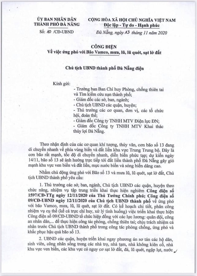 Đà Nẵng: Học sinh - sinh viên nghỉ học, người dân không ra khỏi nhà để tránh bão số 13 ảnh 2