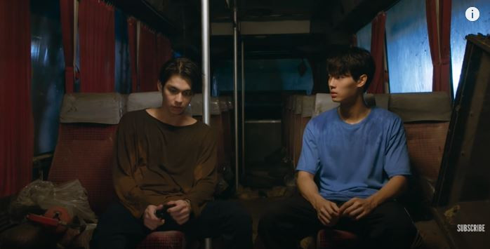 2gether The Series: Tine lần đầu biết ghen, Sarawat cứu người thương trong rừng ảnh 6