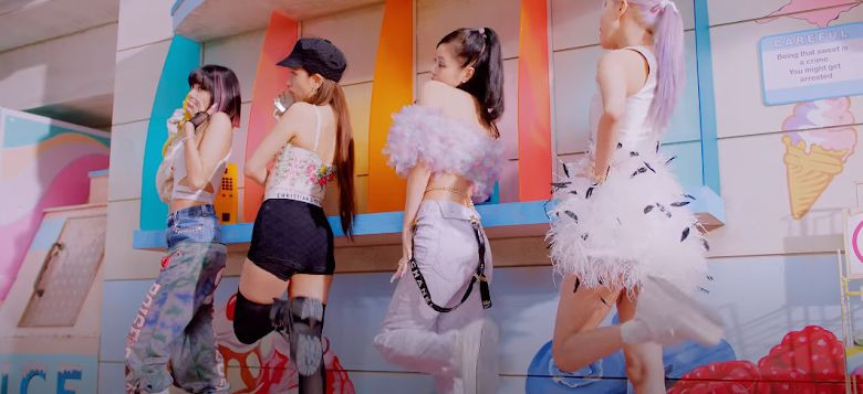 6 chi tiết siêu hay ho nhưng có thể bạn đã bỏ lỡ trong MV “Ice Cream” của BLACKPINK ảnh 5