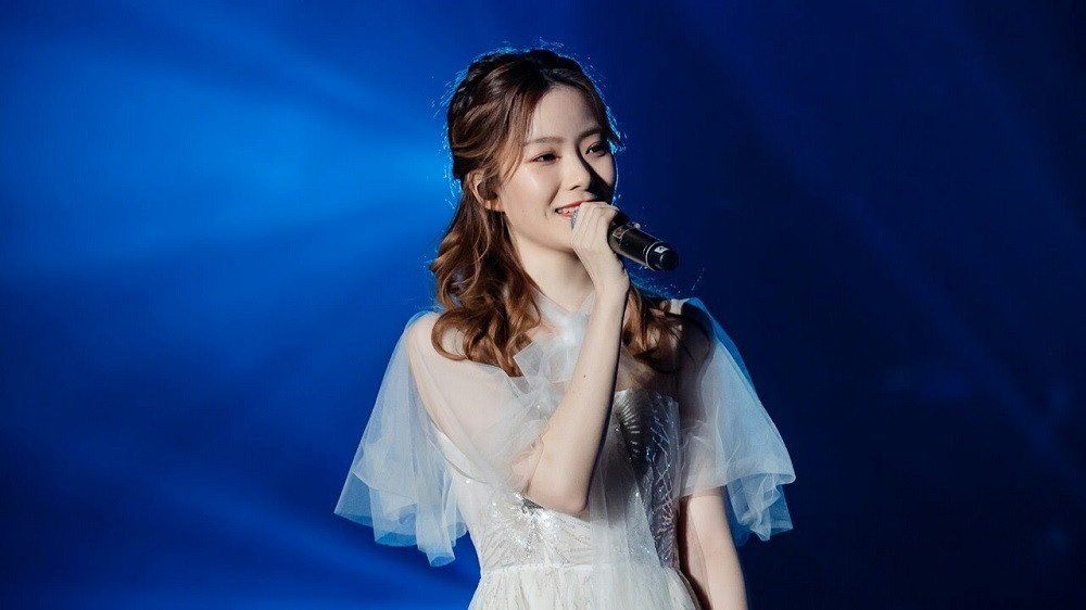 C-Biz tuần qua: Trần Trác Tuyền “cướp” câu chào của bạn, Tiêu Chiến lập kỷ lục mới ảnh 1