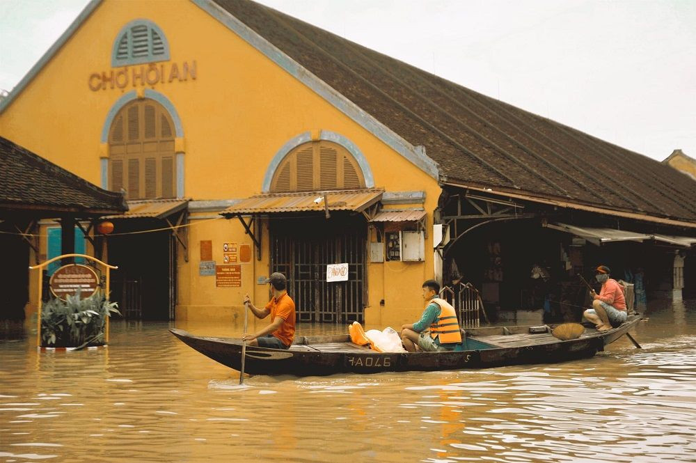 Những câu chuyện đáng yêu đằng sau bộ ảnh “Venice Hội An” thắp sáng những ngày mưa lũ ảnh 19