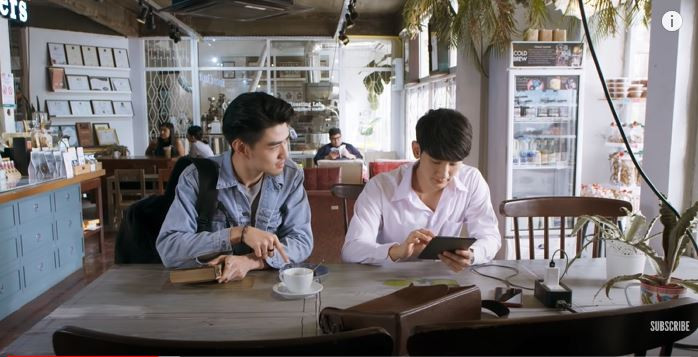 2gether The Series: Tine lần đầu biết ghen, Sarawat cứu người thương trong rừng ảnh 9