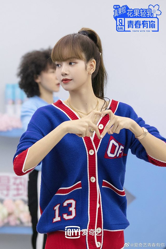 “Bá đạo” như Lisa (BLACKPINK), dù nổi giận hay nghiêm khắc cũng hút hồn fan vì quá xinh ảnh 5