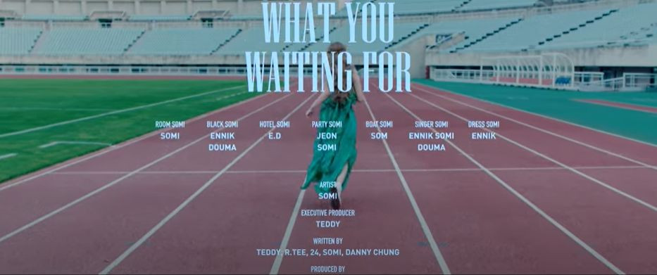 Somi trổ tài phân thân, quyết giấu vũ đạo trong MV “What You Waiting For” ảnh 1