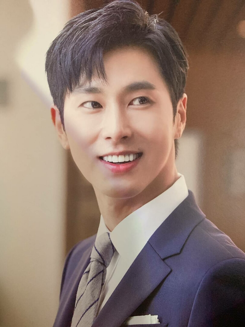 Yunho (TVXQ) chế khẩu trang kiểu mới và được cấp bằng sáng chế hẳn hoi ảnh 1