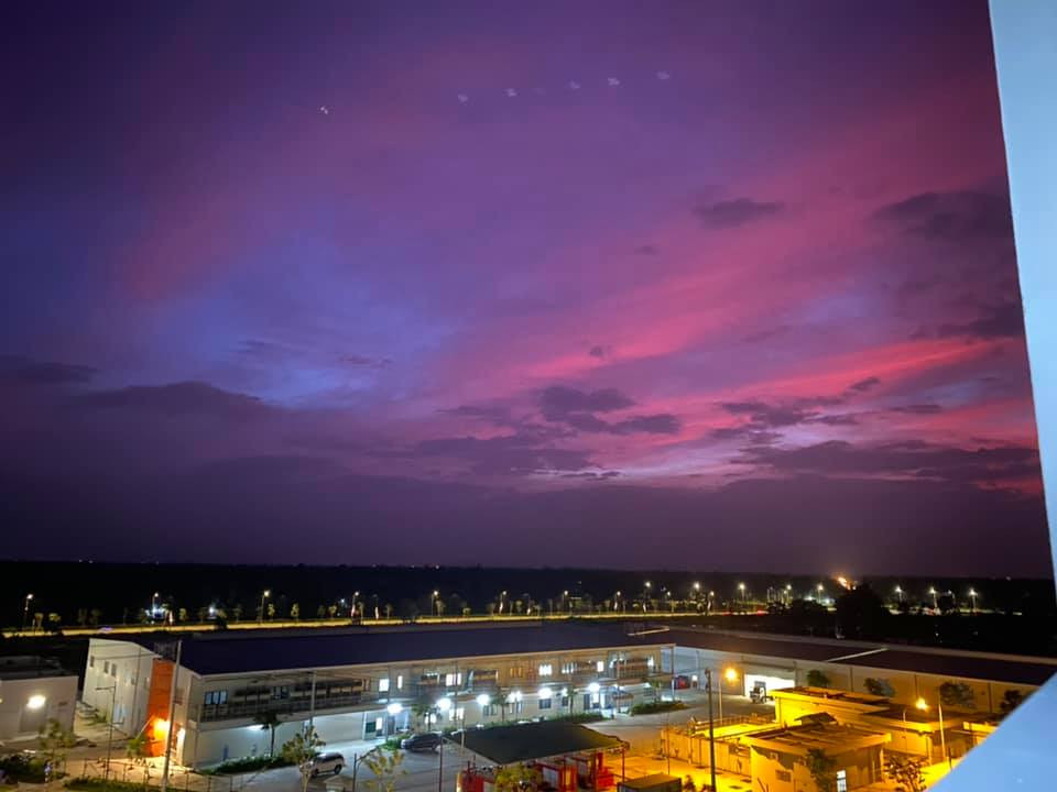 Miền Trung: Bầu trời hoàng hôn chuyển màu tím siêu đẹp nhưng lại khiến bao người lo lắng ảnh 4